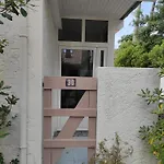 Les Pins Patio Avec Terrasse Dans La Pinede Plage A Pied Pour 4 Personnes Villa