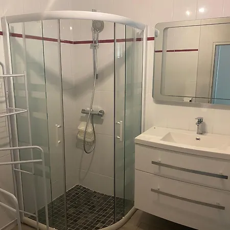 Vila Les Pins Patio Avec Terrasse Dans La Pinede A Pied Pour 4 Personnes *