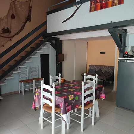 Villa Les Pins Patio Avec Terrasse Dans La Pinede Plage A Pied Pour 4 Personnes *