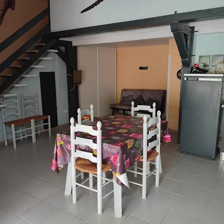 Villa Les Pins Patio Avec Terrasse Dans La Pinede Plage A Pied Pour 4 Personnes
