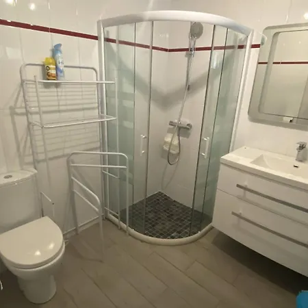 Les Pins Patio Avec Terrasse Dans La Pinede A Pied Pour 4 Personnes Vila *